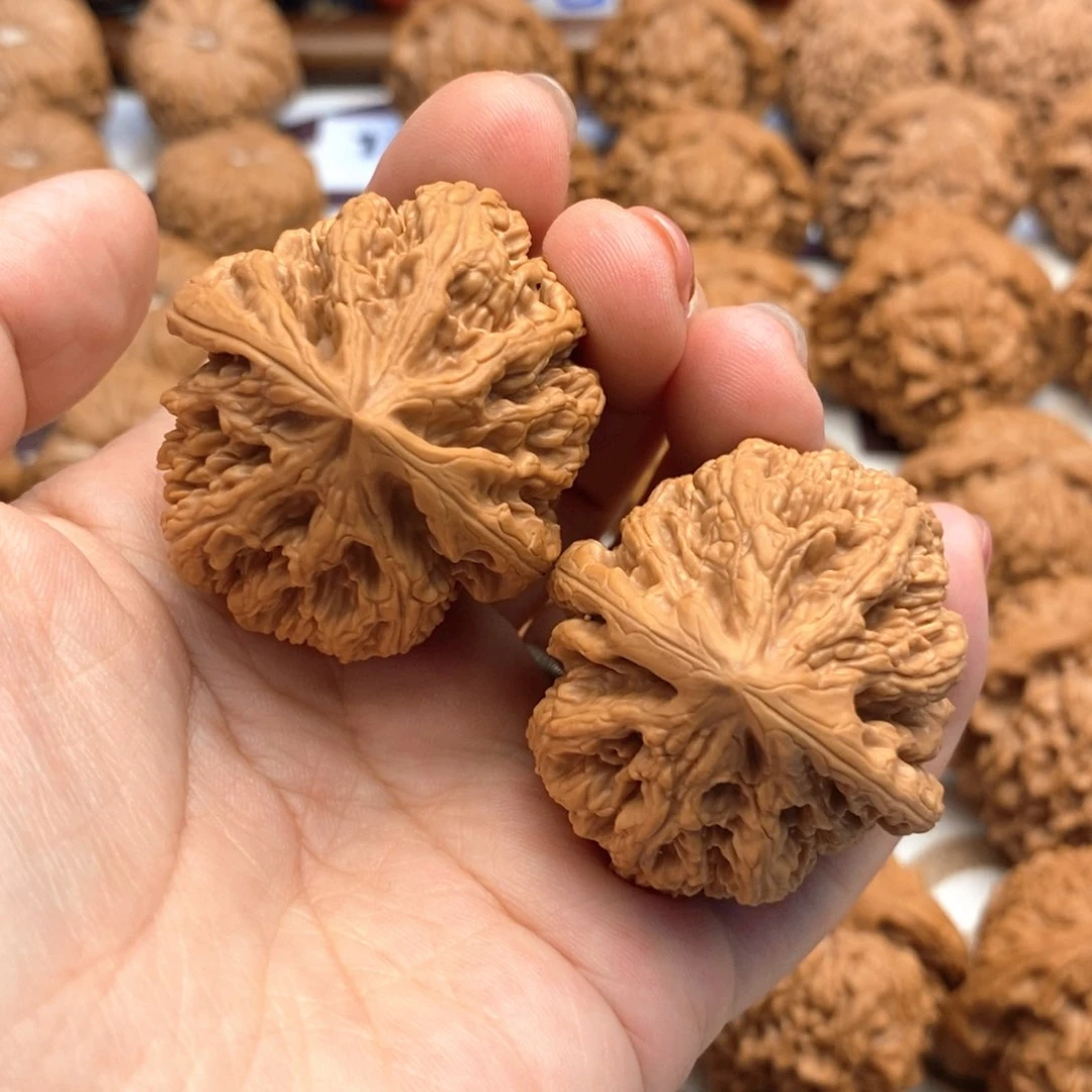 【闪购商品】文玩核桃把件40尺粗筋