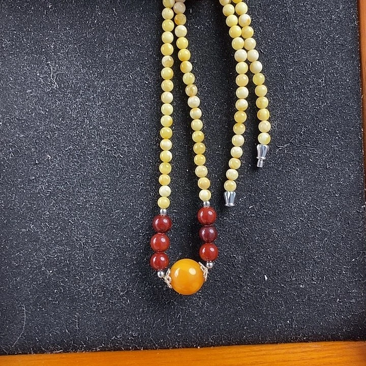 蜜蜡未镶嵌珠宝奇石