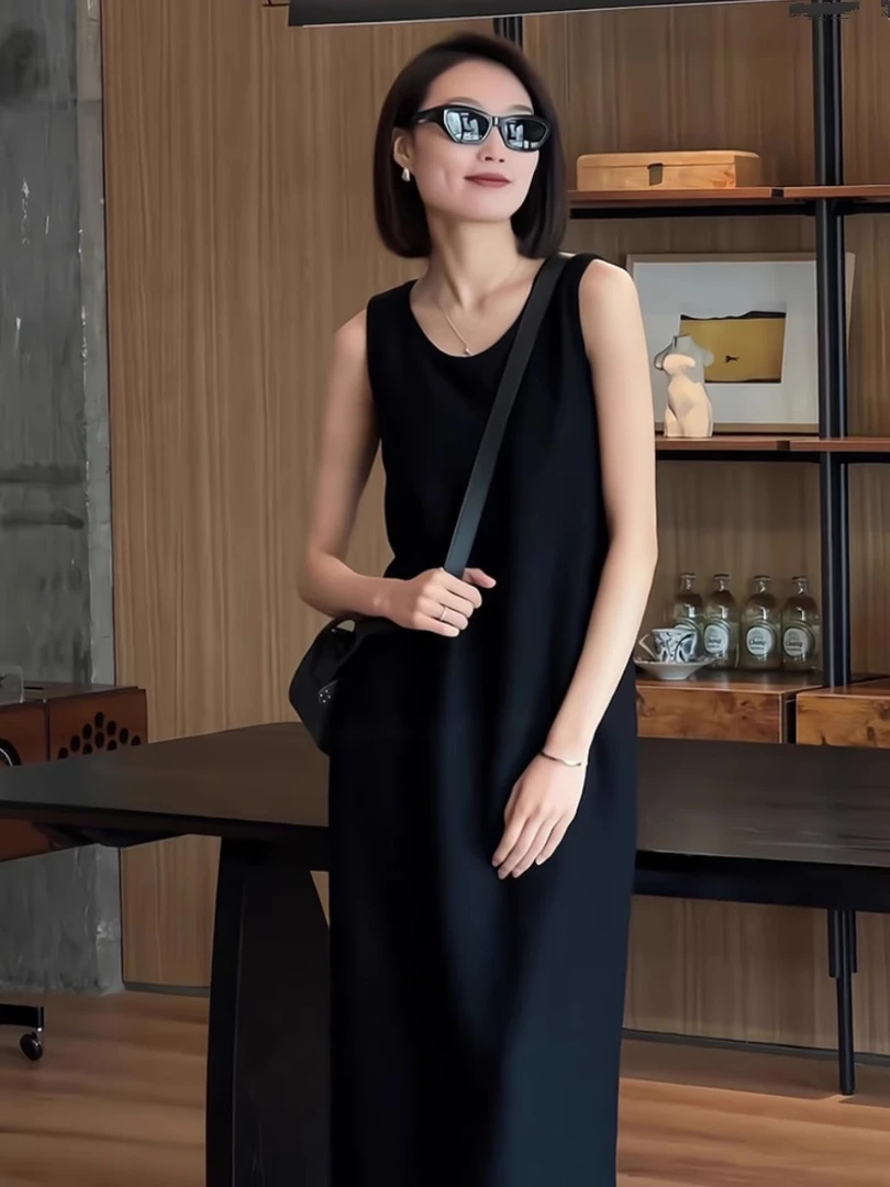 法式赫本风黑色无袖连衣裙女夏季高级感气质休闲宽松显瘦过膝裙子
