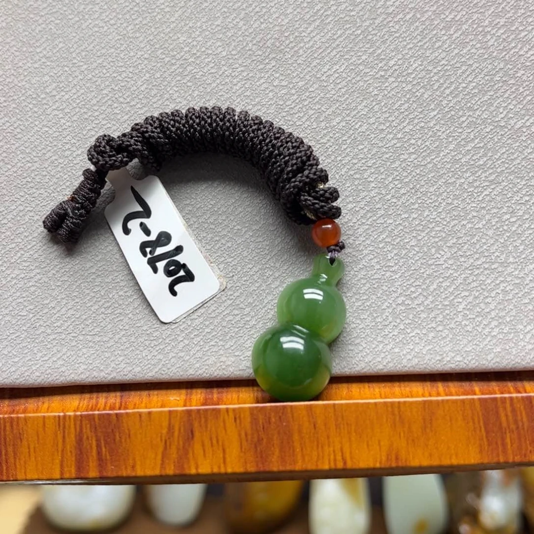 和田玉未镶嵌颈饰孑*猫