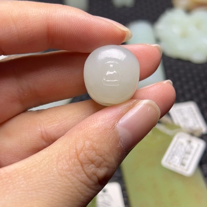 和田玉（糖玉）未镶嵌颈饰