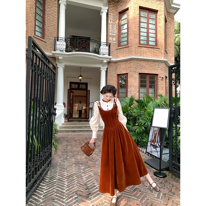 一生罗曼【柏林少女】秋季高级感蕾丝拼接法式长袖修身连衣裙L1491