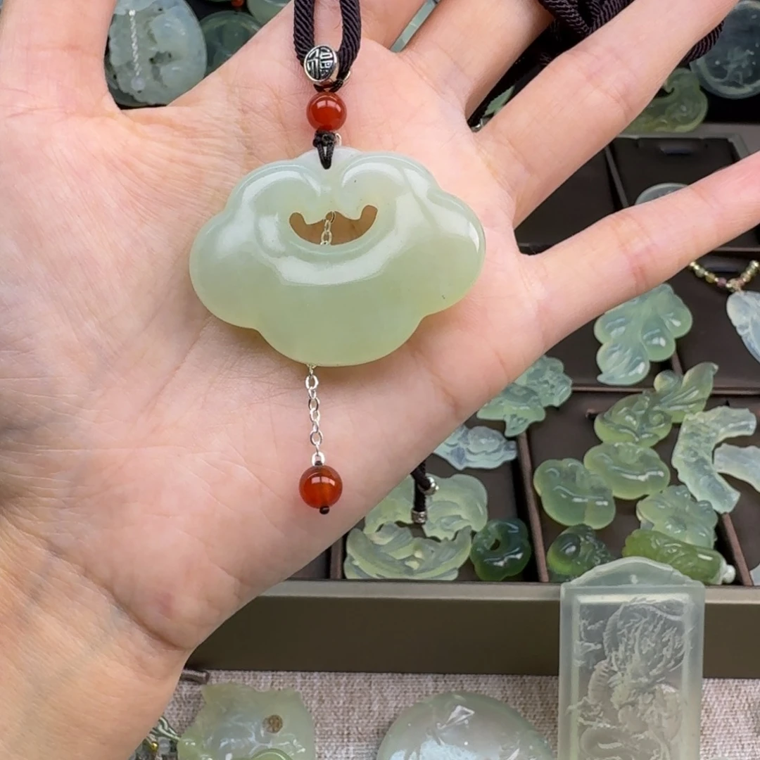 岫玉合金吊坠(赠链)