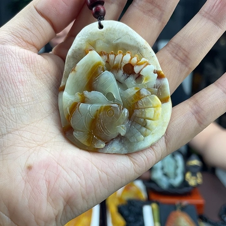 蛇纹石玉未镶嵌颈饰