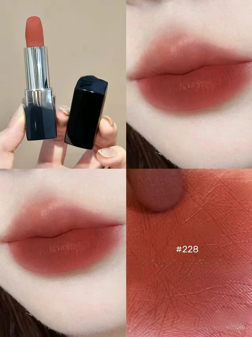 0135陶土棕色唇膏