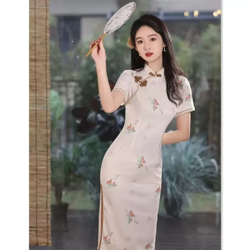 0541 米色 【草莓】 绿葫芦扣 扇子扣 旗袍