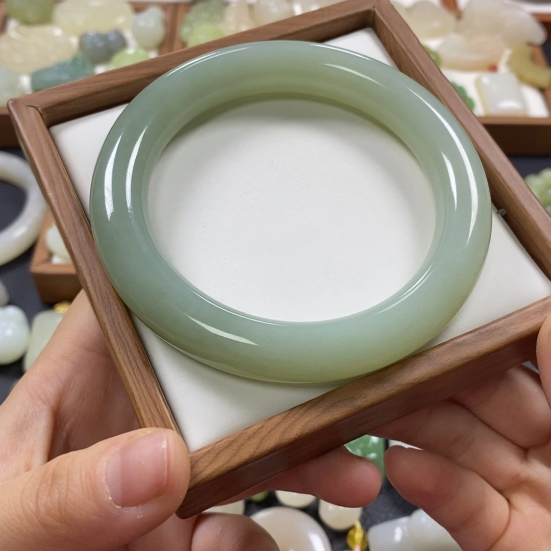 【闪购商品】和田玉手镯62_63未镶嵌