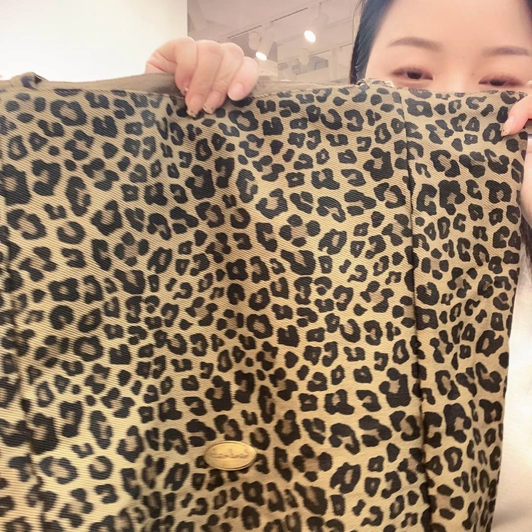 布艺非金属豹纹包包