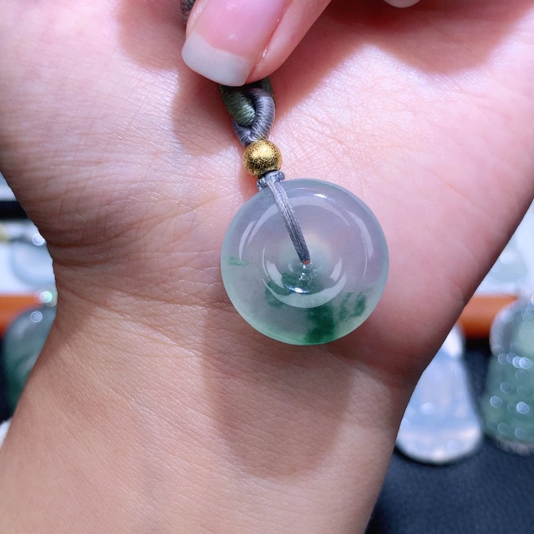 颈饰未镶嵌翡翠扣子