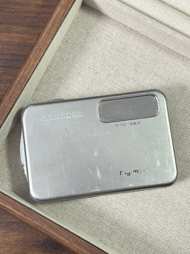 9新 Samsung/三星 i5 银色 500w像素复古ccd数码相机