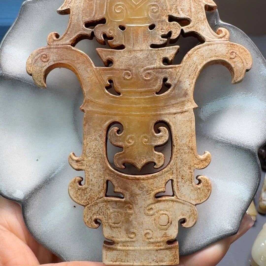 摆件把**运佩戴瓷器的时候