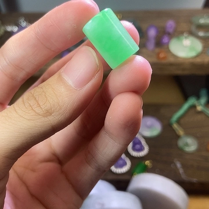 翡翠未镶嵌颈饰111111111