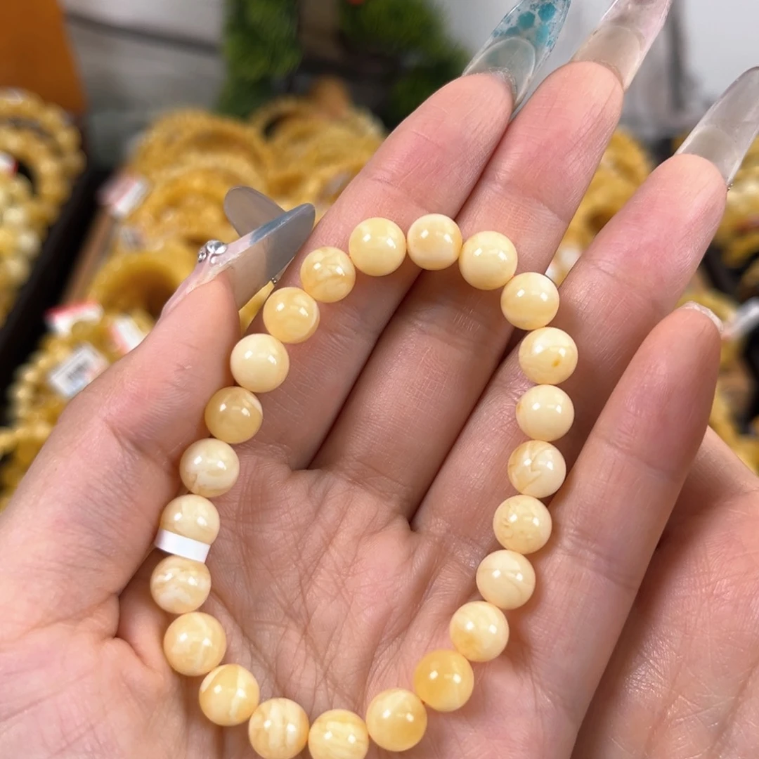 裸石琥珀未镶嵌浓白蜡妖花