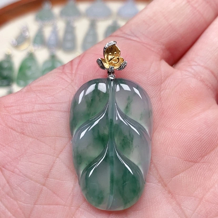 【闪购商品】翡翠吊坠(不含链)18K金镶嵌