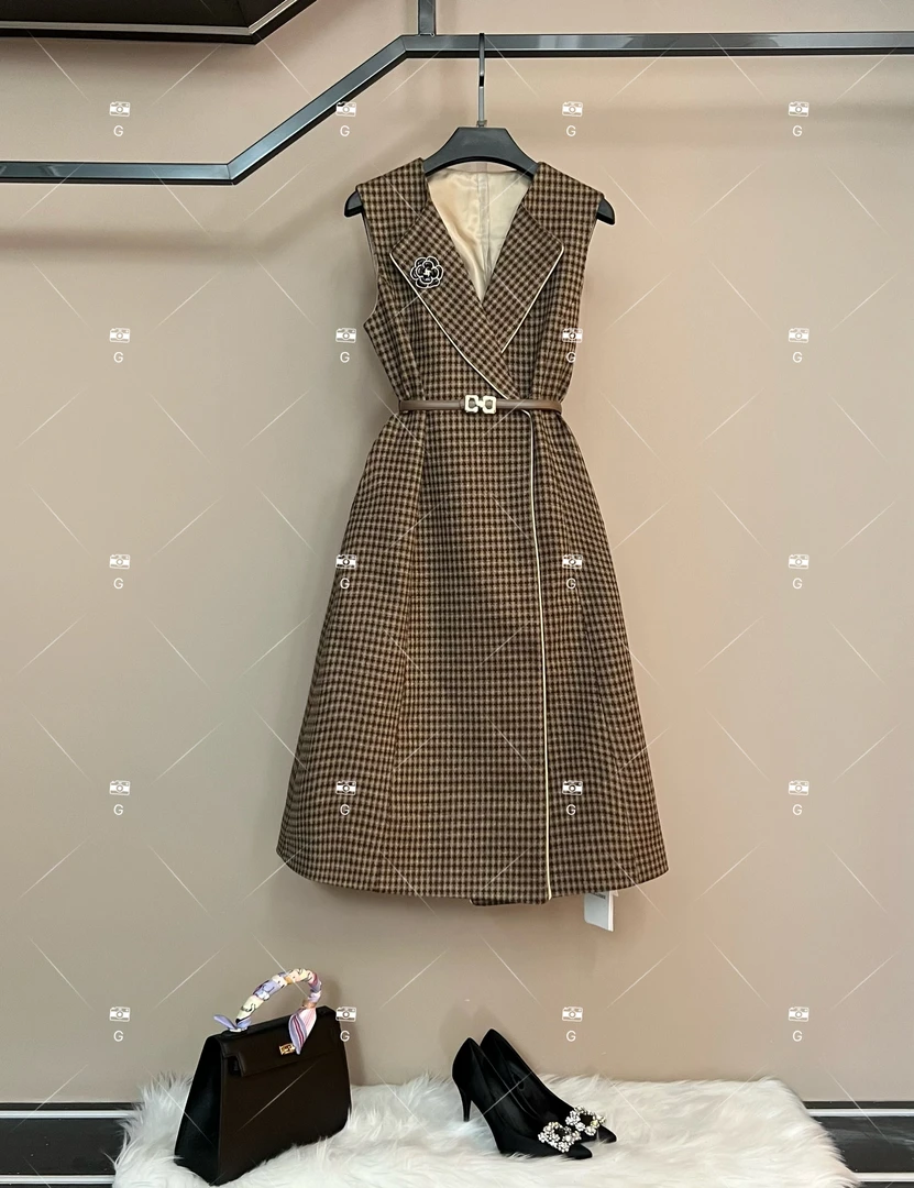 【玲】复古风显瘦默认款式连衣裙女装轻奢秋冬时尚 H-1673