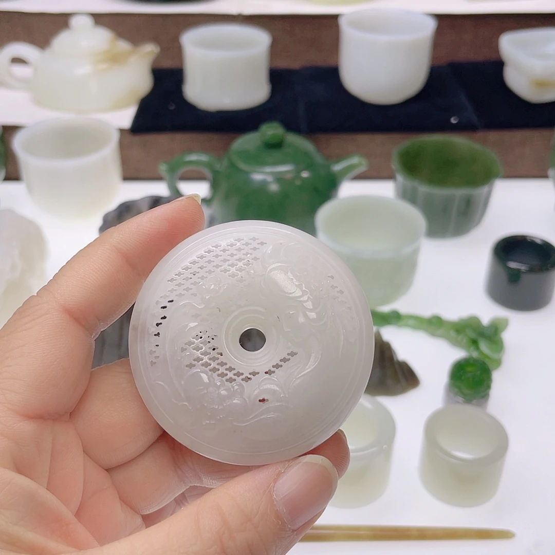 和田玉未镶嵌挂件