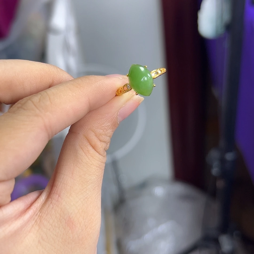 未镶嵌戒指和田玉