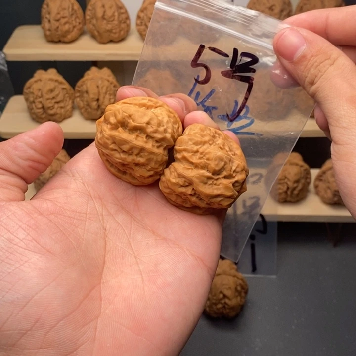 核桃文玩核桃蛤蟆头