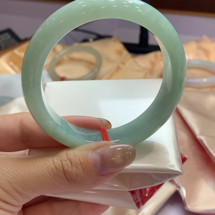 翡翠未镶嵌手镯55圈口