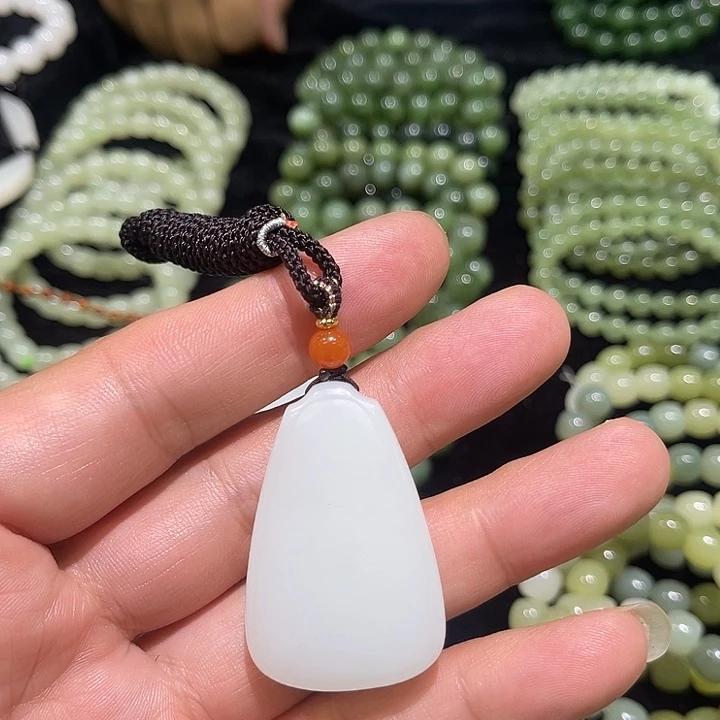 未镶嵌手链和田玉（碧玉）