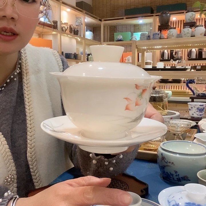 羊脂白玉悬停盖碗