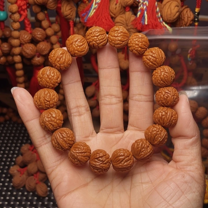 木质类龙纹桃枭挂件