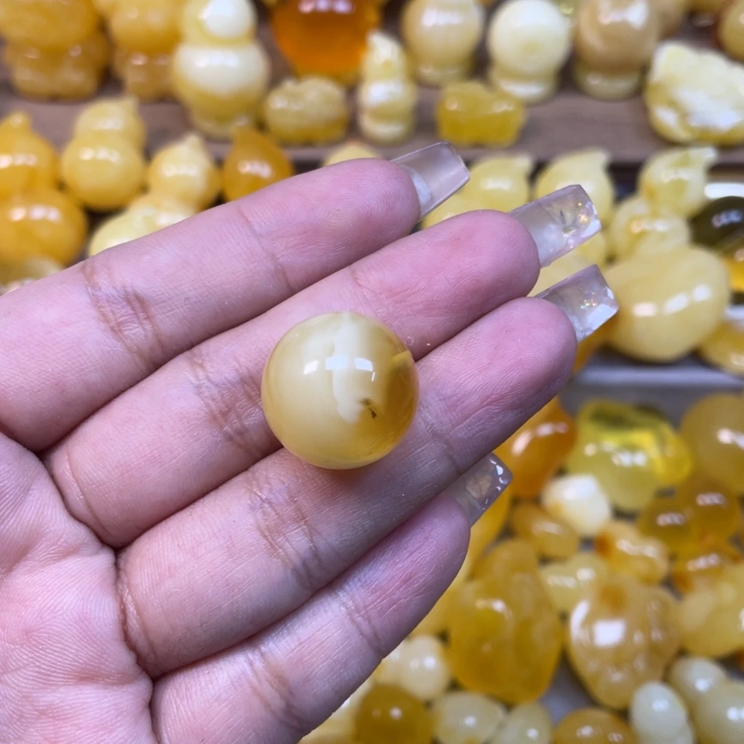 琥珀未镶嵌珠宝奇石