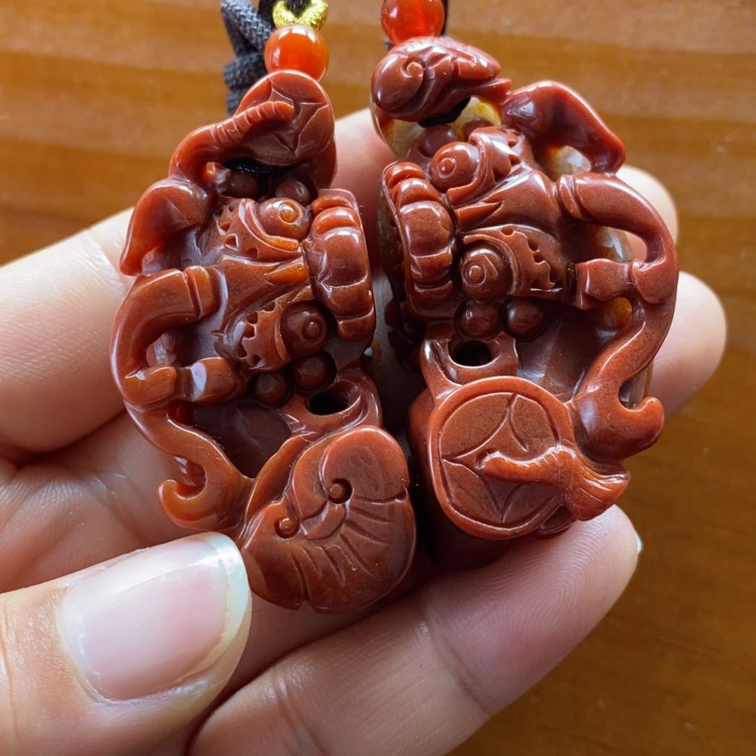 石英质玉（黄龙玉）未镶嵌颈饰