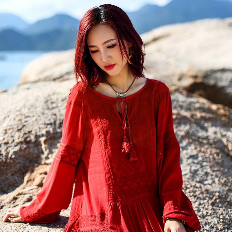 洋气青海西藏长裙沙漠海边度假刺绣民族风复古红色旅游拍照大码连