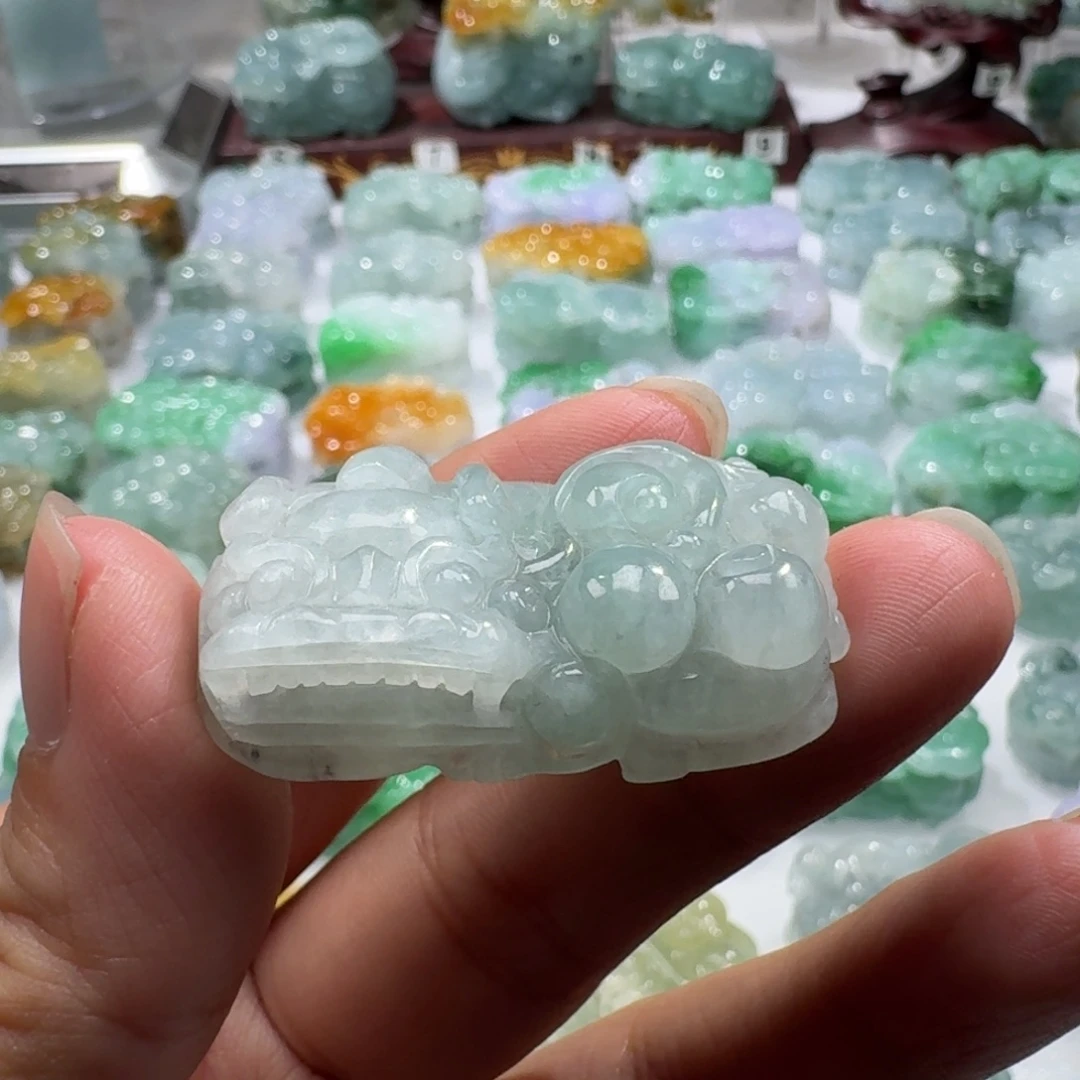 定制翡翠未镶嵌貔貅