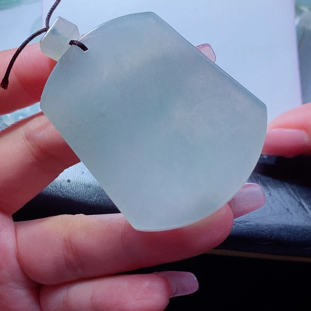 蔡***定制翡翠未镶嵌翡翠