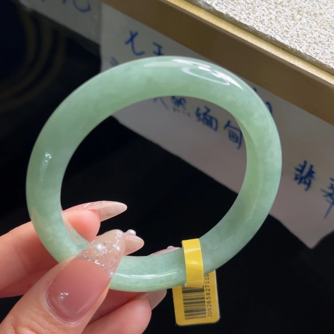 翡翠未镶嵌手镯手镯