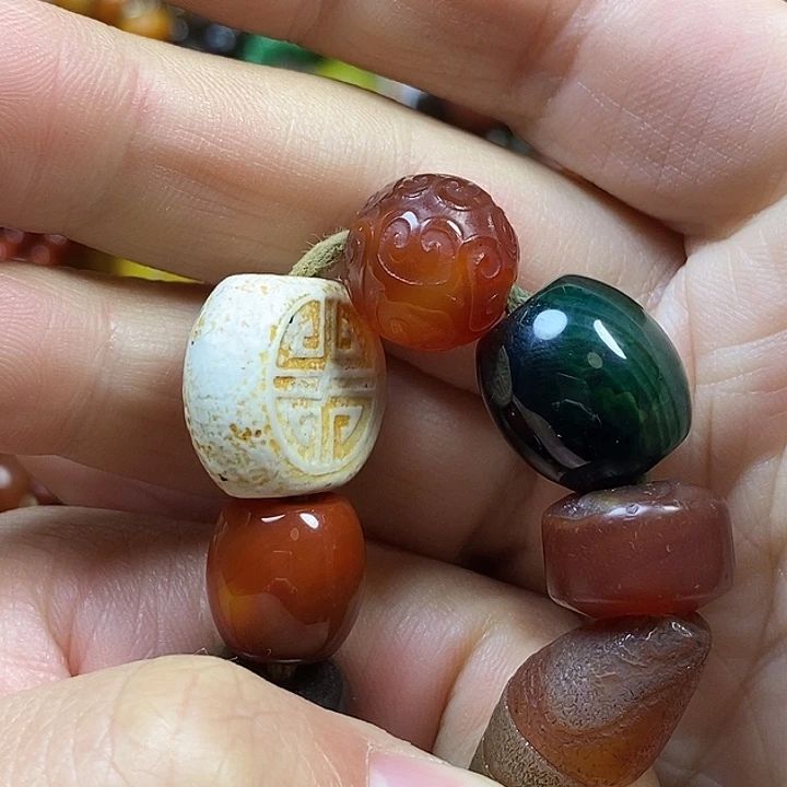 未镶嵌颈饰玛瑙/玉髓如*