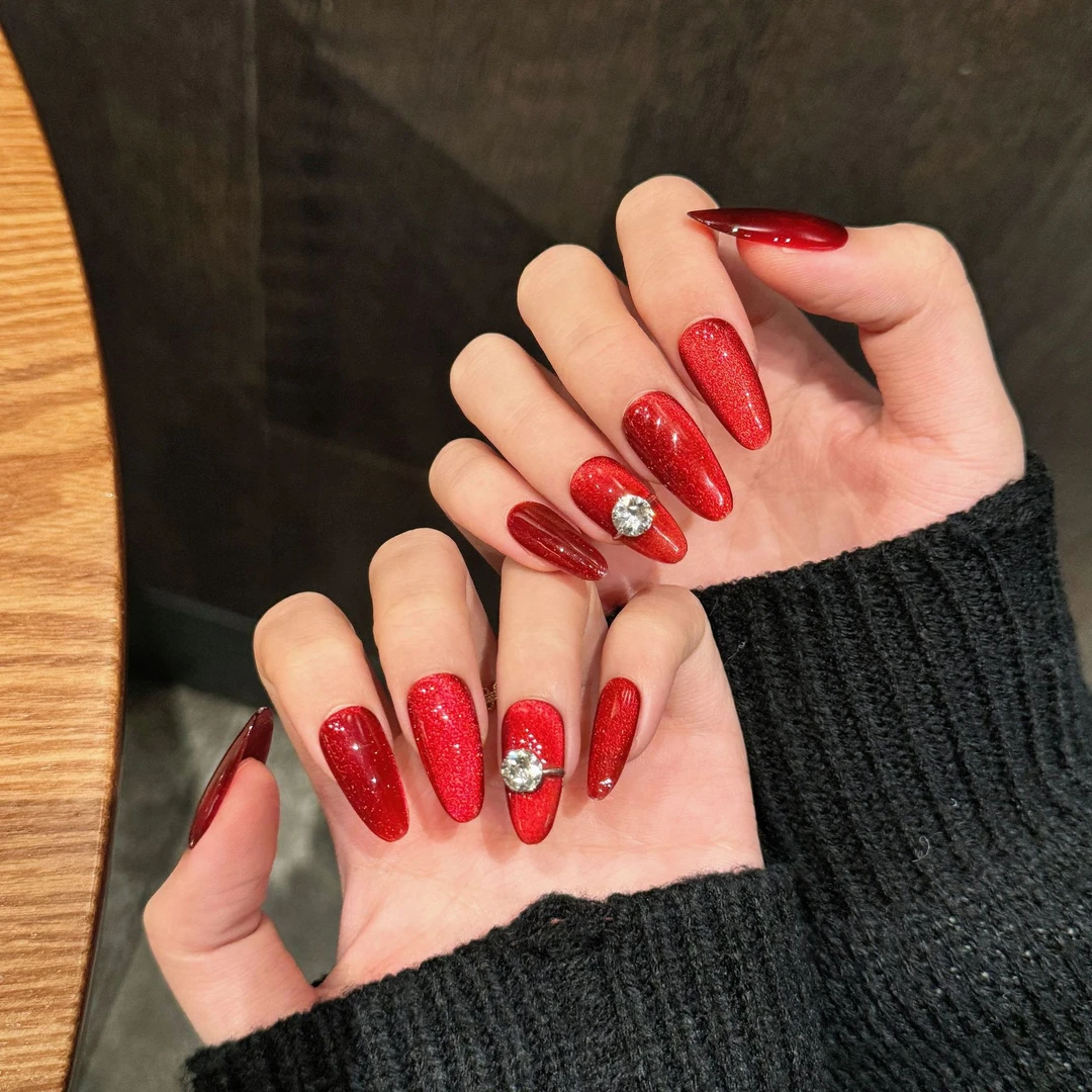 【红色十二指】新年爆款可爱温柔超显白穿戴甲短款植绒