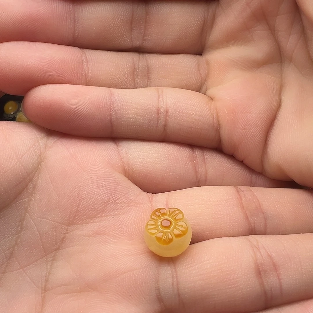 蜜蜡未镶嵌颈饰柿柿如意提溜（打孔不退换）