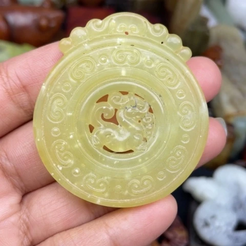 蛇纹石玉未镶嵌颈饰85