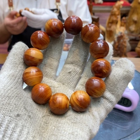 柏木梦***兔太行崖柏根雕