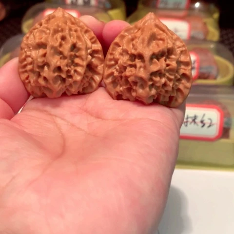 吊坠文玩核桃三角桩玄月
