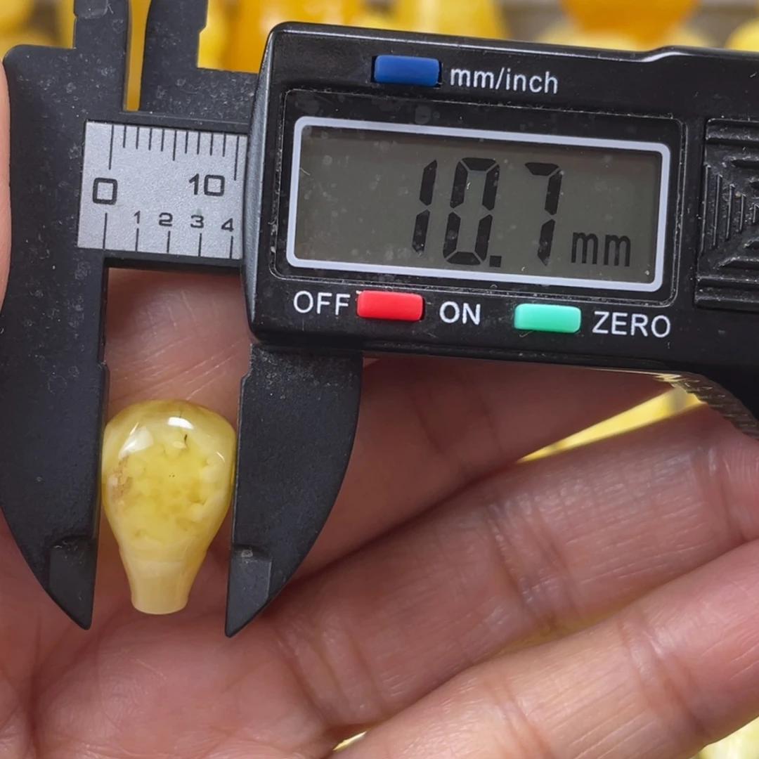 蜜蜡未镶嵌裸石55杂