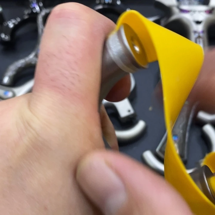 石***)80不锈钢毒蝎顶卡