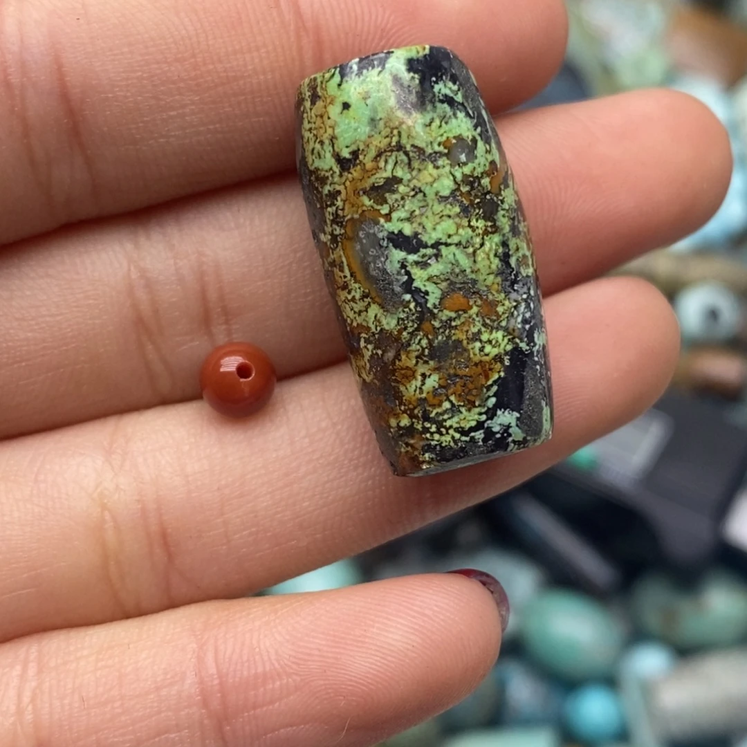 南红玛瑙未镶嵌珠宝奇石