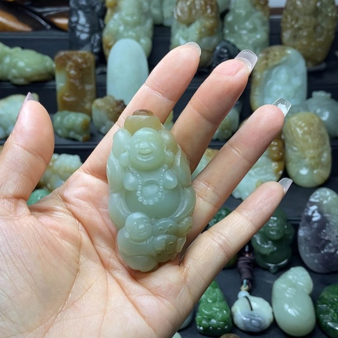 和田玉未镶嵌颈饰随**飞