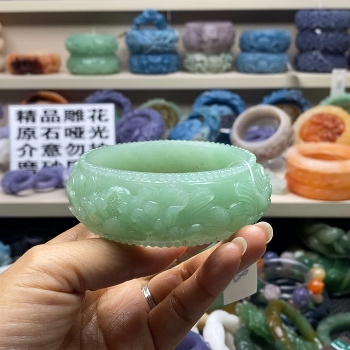 未镶嵌手镯石英岩玉