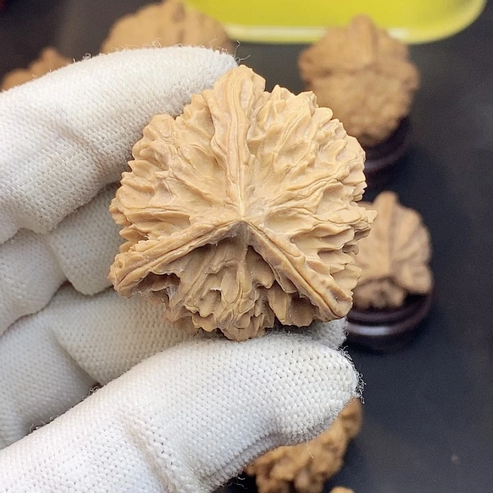 文玩核桃吊坠雪****9瑕疵单只不退不换