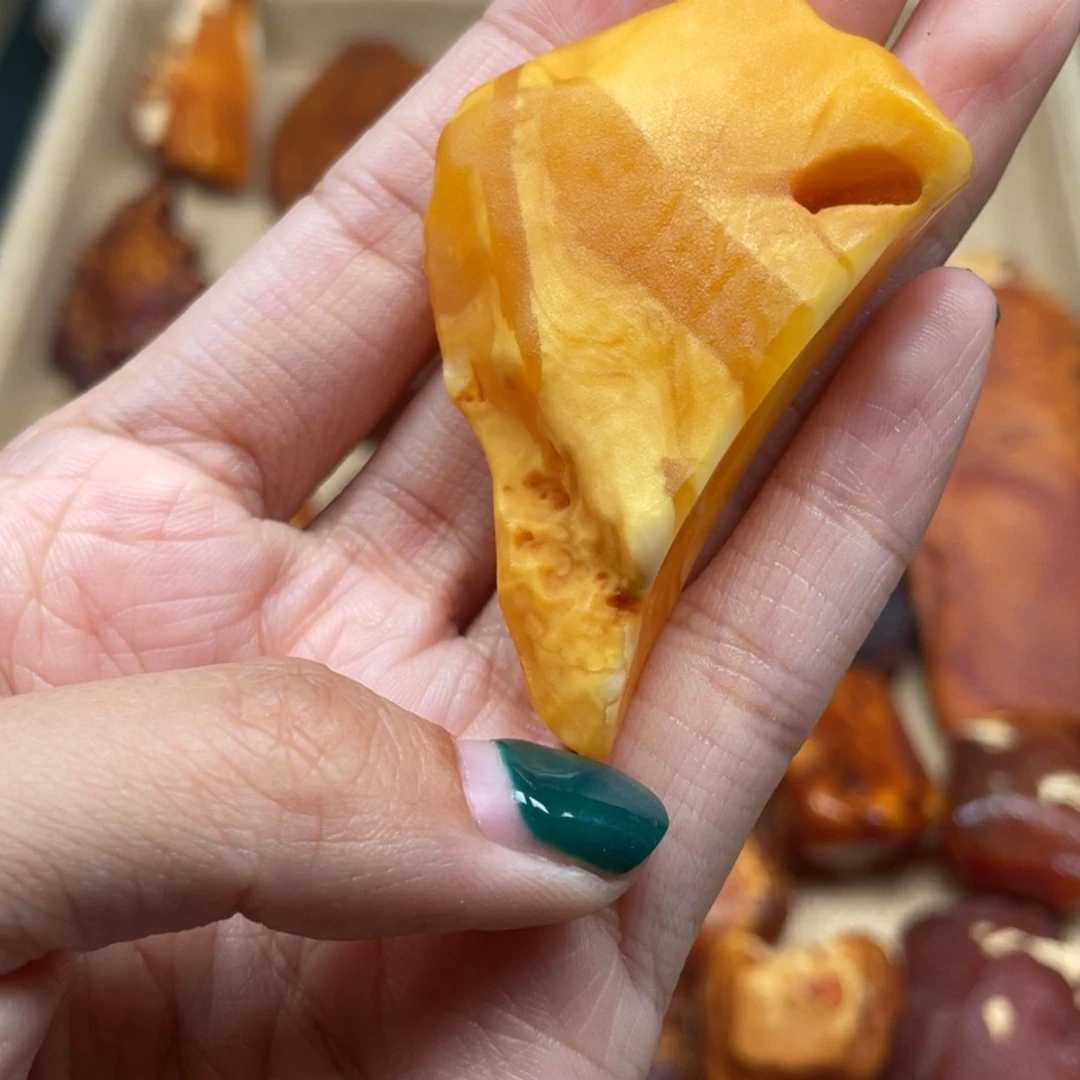 琥珀未镶嵌珠宝奇石