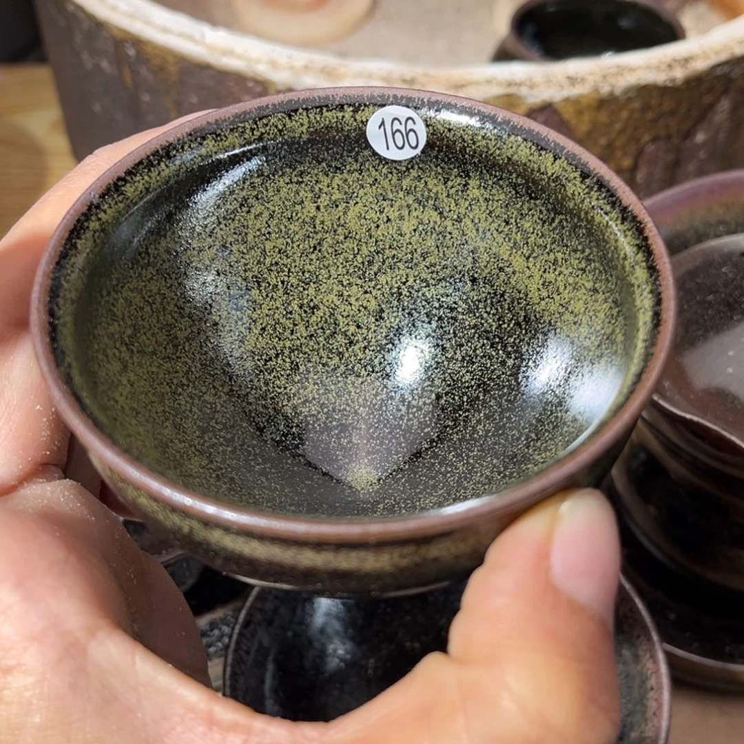 茶盏义兴龙窑坚持真柴烧