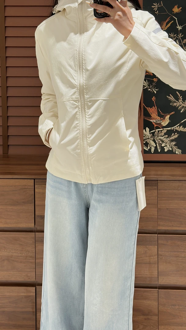 35新宠儿女款小蛮腰冲锋衣外套