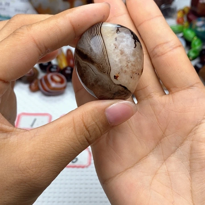 悟***州未镶嵌颈饰玛瑙/玉髓