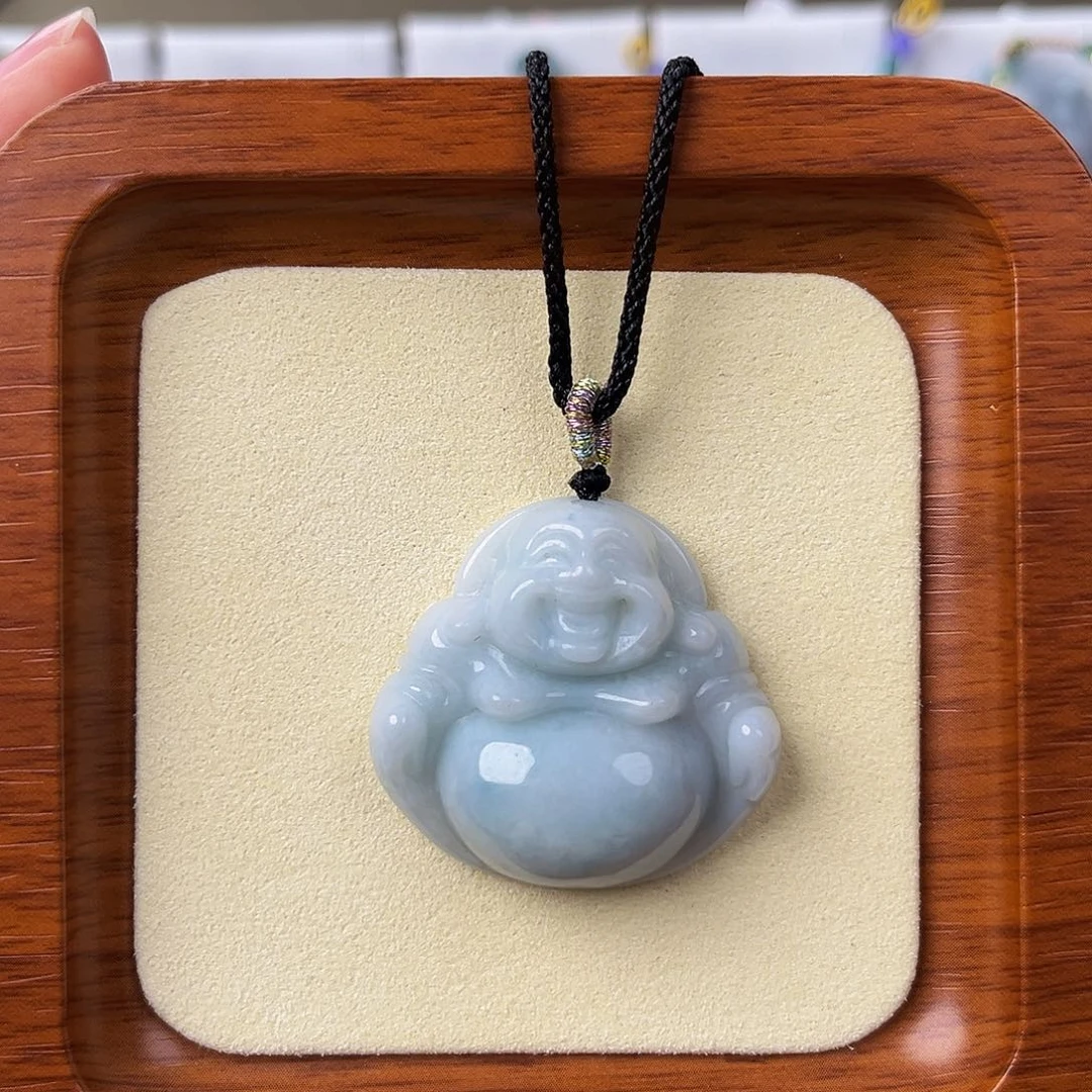 翡翠未镶嵌颈饰佛公