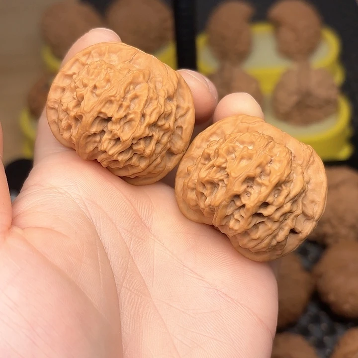 桃核吊坠杰**业文玩核桃